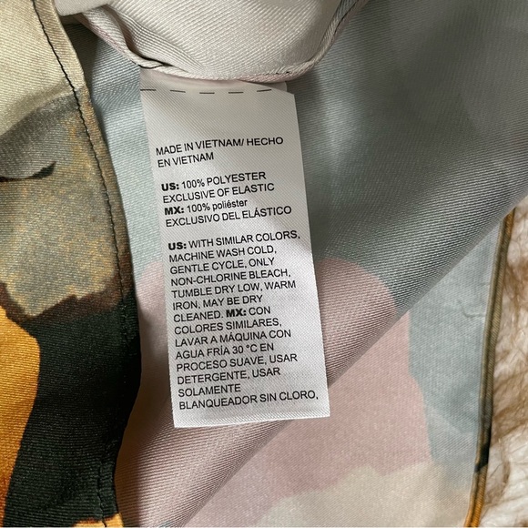 Chico’s Floral Faux Silk Button Front Blouse - Picture 11 of 12